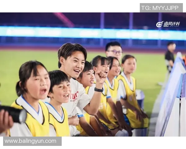 家有儿女之足球明星成长记：从小球场到大梦想的奋斗之路